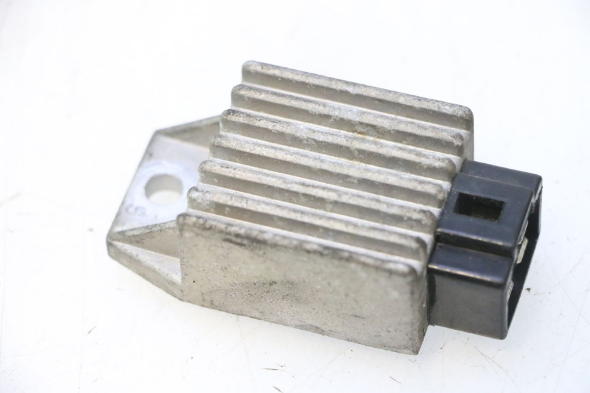 photo de REGULADOR DE CARGA PEUGEOT TREKKER 50 (1995 - 2004) - Zoom estado de uso