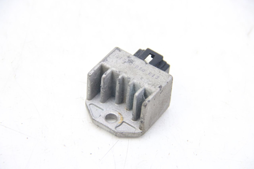 photo de REGULADOR DE CARGA PEUGEOT TWEET 4T 50 (2010 - 2014) - Detalle de la pieza