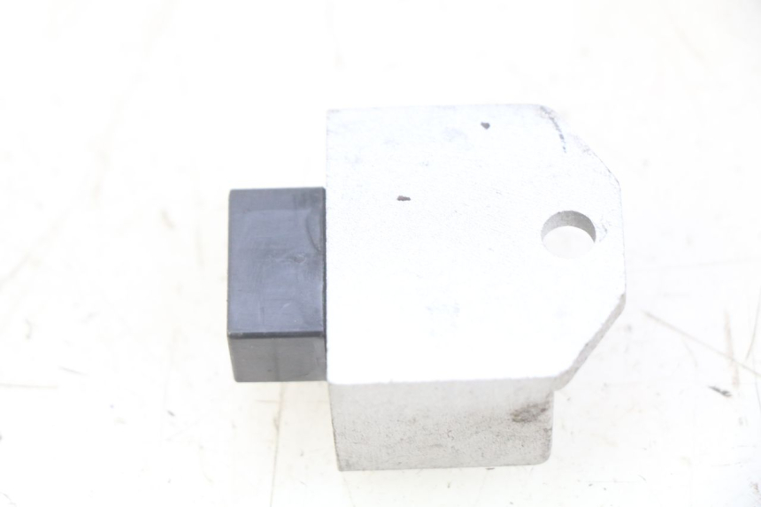 photo de REGULADOR DE CARGA PEUGEOT TWEET 4T 50 (2010 - 2014) - Detalle de la pieza