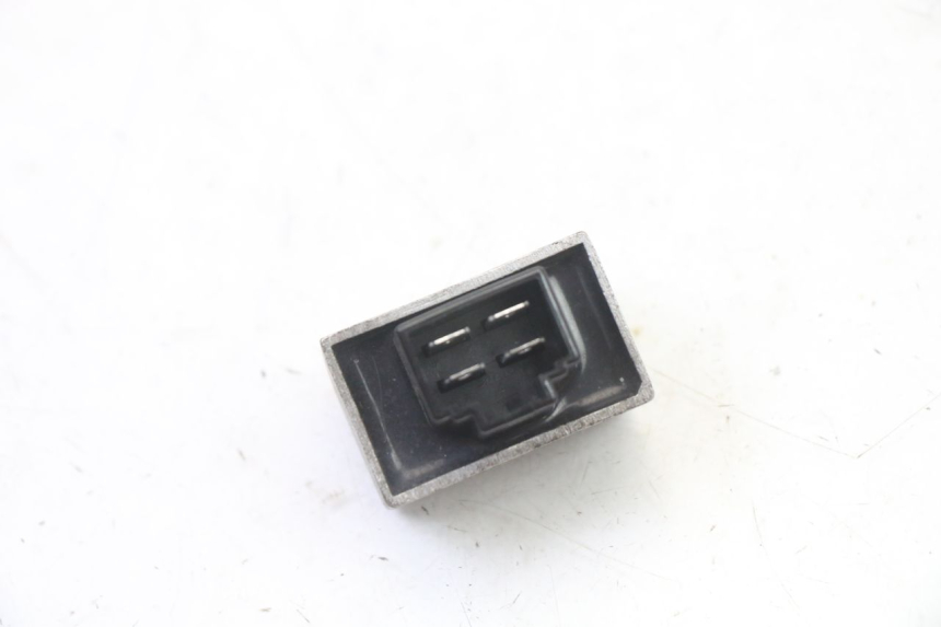 photo de REGULADOR DE CARGA PEUGEOT TWEET 4T 50 (2014 - 2019) - Primer plano técnico