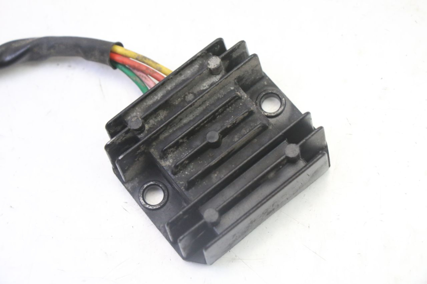 photo de REGULADOR DE CARGA PEUGEOT TWEET 4T 50 (2018 - 2022) - Detalle de la pieza