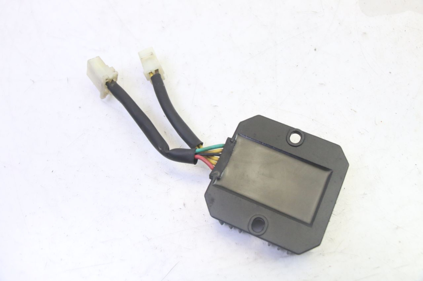 photo de REGULADOR PEUGEOT TWEET PRO CARGO 50 (2018 - 2022) - Zoom estado de uso