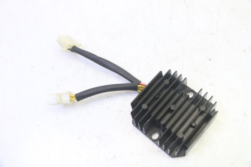 photo de REGULADOR PEUGEOT TWEET PRO EFI 4T 50 (2021 - 2022) - Vista principal