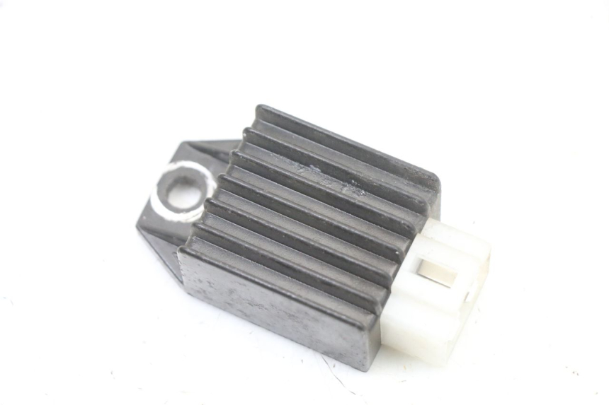 photo de REGULADOR DE CARGA UNIVERSAL BIKE ZN50QT-11B 50 (2018 - 2021) - Vista principal