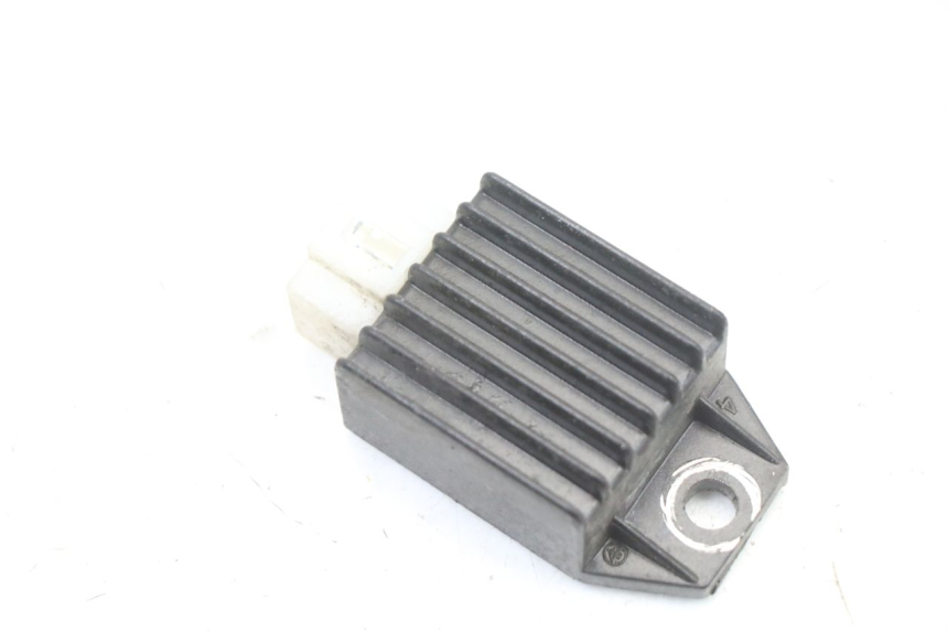 photo de REGULADOR DE CARGA UNIVERSAL BIKE ZN50QT-11B 50 (2018 - 2021) - Detalle de la pieza