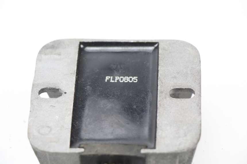 photo de REGULADOR REVATTO URBA GT 125 (2007 - 2017) - Detalle de la pieza