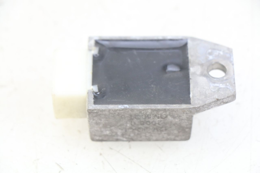 photo de REGULADOR DE CARGA PEUGEOT V-CLIC VCLIC 50 (2007 - 2013) - Zoom estado de uso