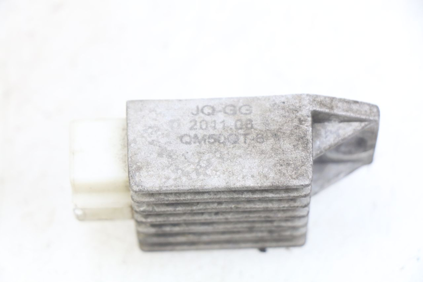 photo de REGULADOR DE CARGA PEUGEOT V-CLIC VCLIC 50 (2007 - 2013) - Detalle de la pieza