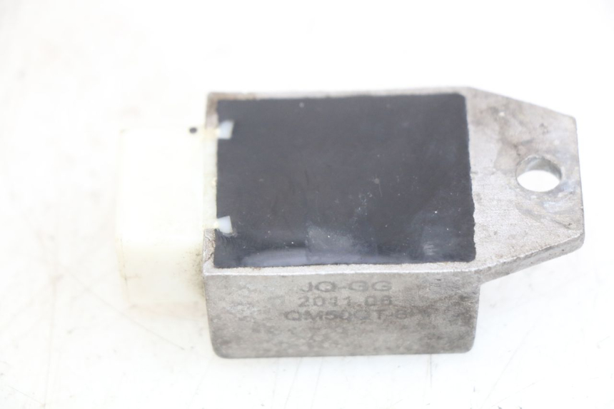 photo de REGULADOR DE CARGA PEUGEOT V-CLIC VCLIC 50 (2007 - 2013) - Zoom estado de uso