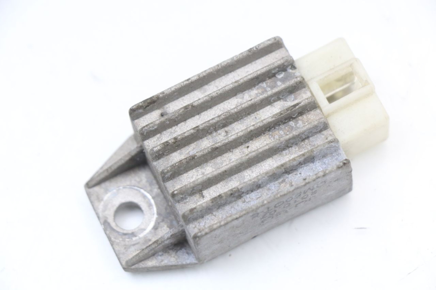 photo de REGULADOR DE CARGA PEUGEOT V-CLIC VCLIC 50 (2007 - 2013) - Zoom estado de uso