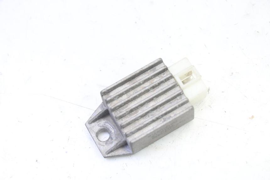 photo de REGULADOR DE CARGA PEUGEOT V-CLIC VCLIC 50 (2007 - 2013) - Vista principal