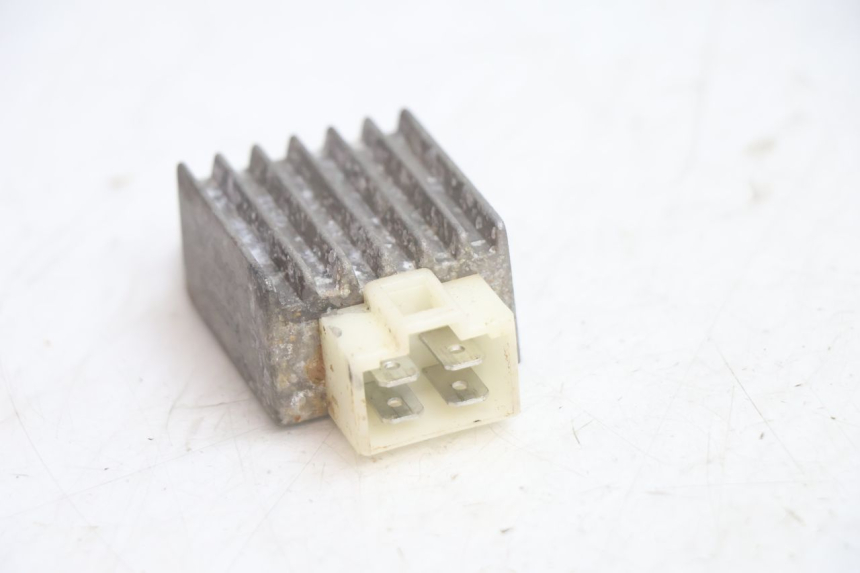 photo de REGULADOR DE CARGA PEUGEOT V-CLIC VCLIC 50 (2007 - 2013) - Zoom estado de uso