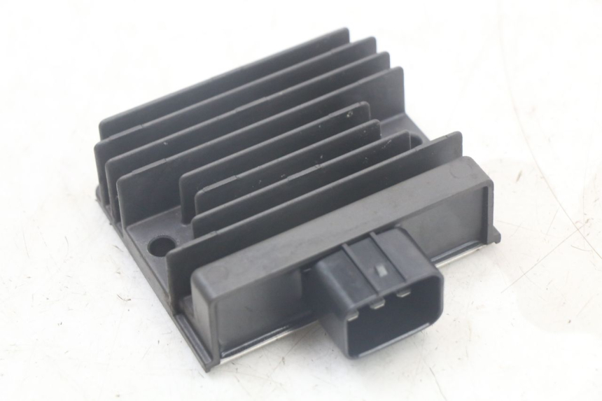 photo de REGULADOR DE CARGA KAWASAKI VERSYS ABS 650 (2015 - 2018) - Detalle de la pieza