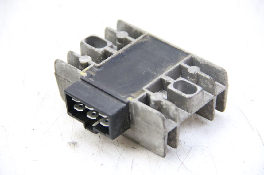 photo de REGULADOR DE CARGA PIAGGIO VESPA GRANTURISMO 125 (2003 - 2007) - Zoom estado de uso