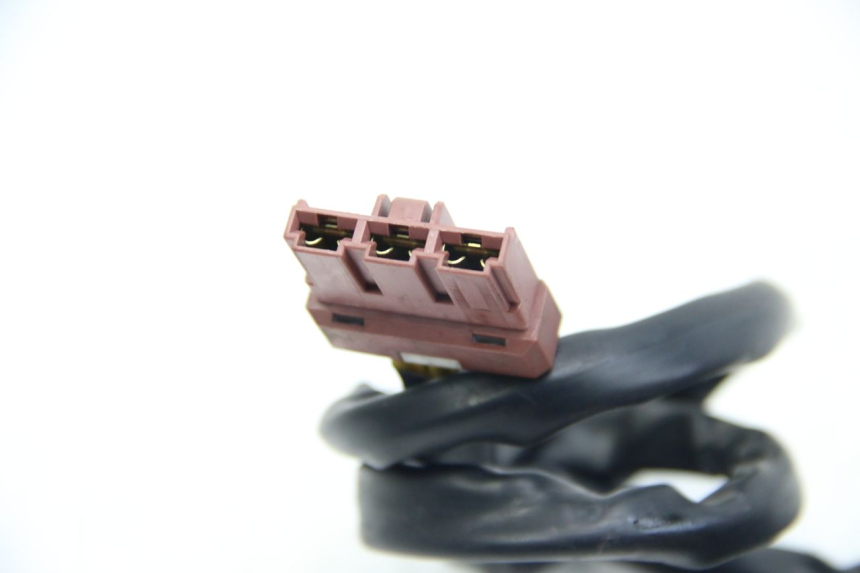 photo de REGULADOR DE CARGA PIAGGIO VESPA GTS SUPER IE 125 (2009 - 2016) - Primer plano técnico