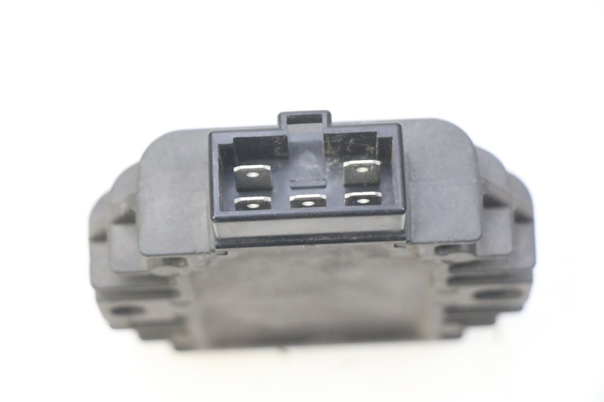 photo de REGULADOR DE CARGA PIAGGIO VESPA LX 125 (2005 - 2010) - Zoom estado de uso