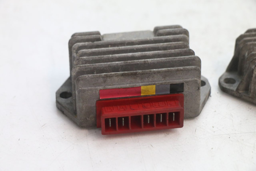 photo de REGULADOR PIAGGIO VESPA PK FL 2T 50 (1990 - 1996) - Detalle de la pieza