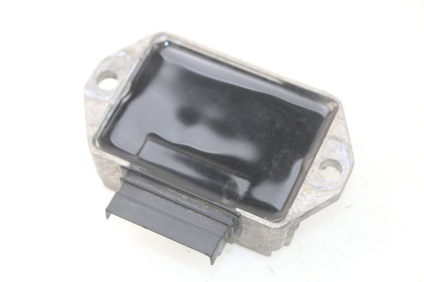 photo de REGULADOR DE CARGA PIAGGIO VESPA SPRINT 2T 50 (2014 - 2018) - Detalle de la pieza