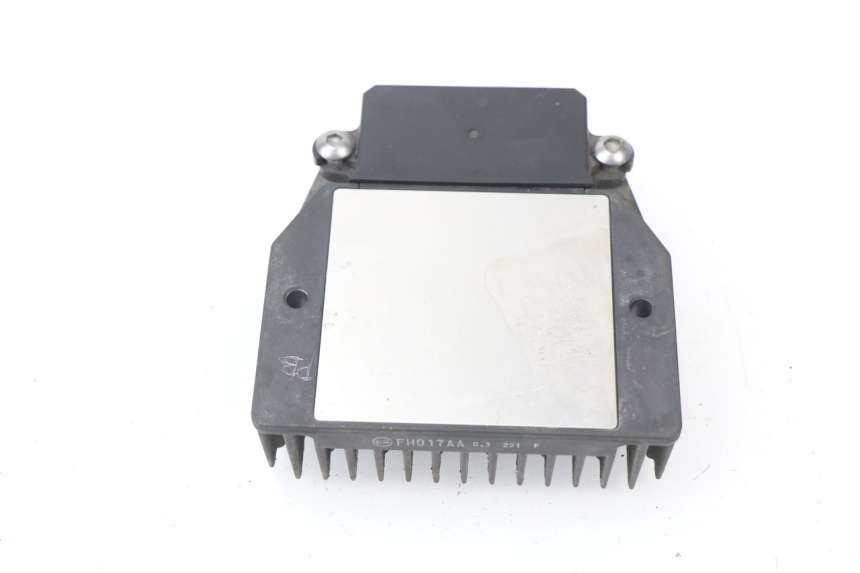 photo de REGULADOR HONDA VFR F 1200 (2010 - 2015) - Otra perspectiva