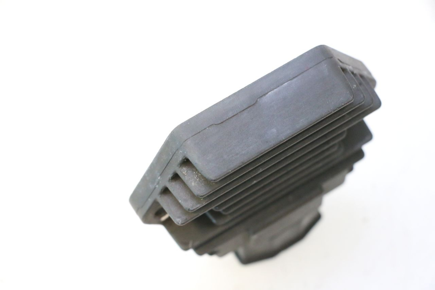 photo de REGULADOR DE CARGA HONDA VFR FI RC46 800 (1998 - 2001) - Estado de la superficie y material