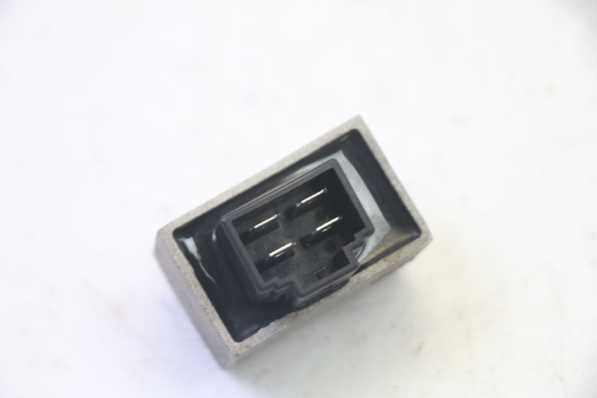 photo de REGULADOR DE CARGA PEUGEOT VIVACITY NEW 4T 50 (2008 - 2017) - Zoom estado de uso