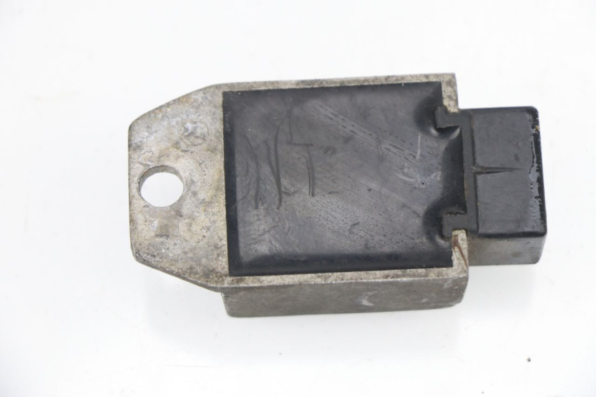 photo de REGULADOR DE CARGA PEUGEOT VIVACITY 50 (1998 - 2003) - Otra perspectiva