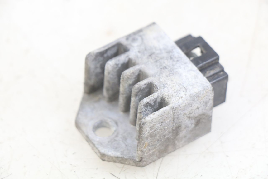 photo de REGULADOR DE CARGA PEUGEOT VIVACITY 50 (2004 - 2009) - Otra perspectiva