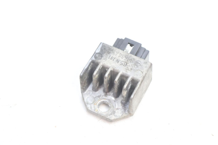 photo de REGULADOR DE CARGA PEUGEOT VIVACITY 50 (2004 - 2009) - Detalle de la pieza