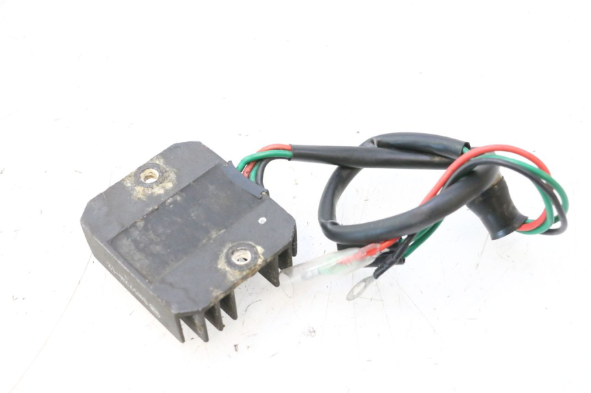 photo de REGULADOR YAMAHA WAVE RUNNER GP R 1200 (2000 - 2003) - Detalle de la pieza
