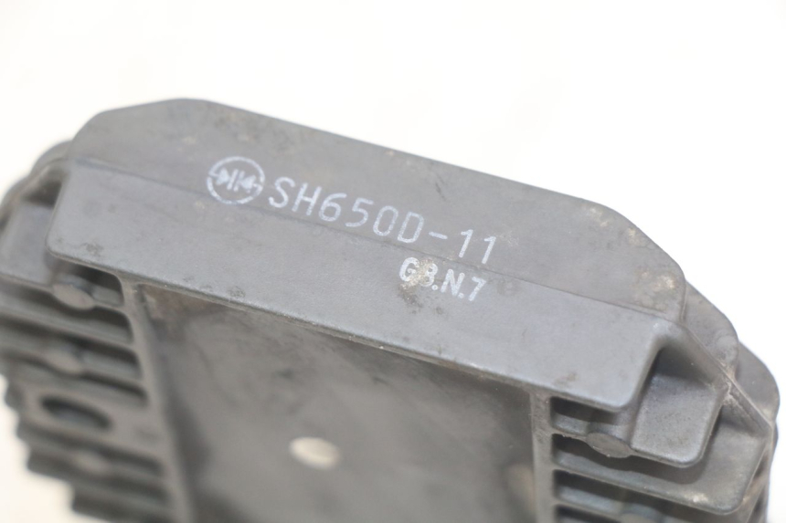 photo de REGULADOR DE CARGA YAMAHA X-MAX XMAX 250 (2006 - 2009) - Otra perspectiva