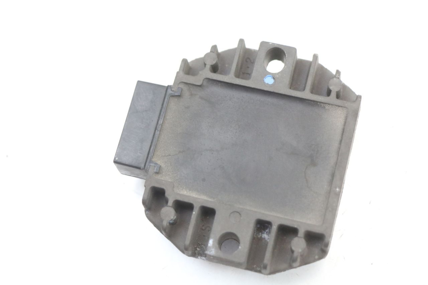 photo de REGULADOR DE CARGA YAMAHA X-MAX XMAX 125 (2010 - 2013) - Otra perspectiva