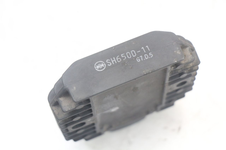 photo de REGULADOR DE CARGA YAMAHA XMAX X-MAX 125 (2006 - 2009) - Otra perspectiva