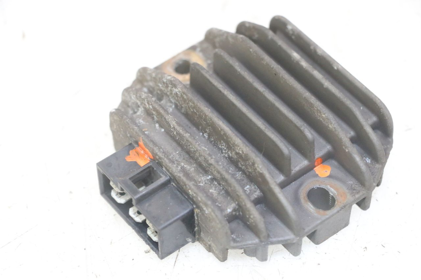 photo de REGULADOR DE CARGA YAMAHA X-MAX XMAX 125 (2010 - 2013) - Otra perspectiva