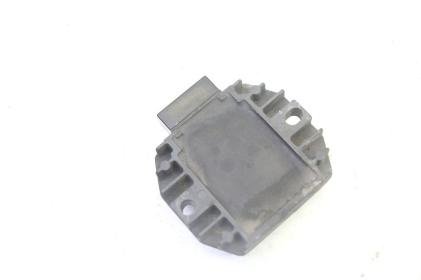 photo de REGULADOR DE CARGA YAMAHA X-MAX XMAX 125 (2010 - 2013) - Otra perspectiva