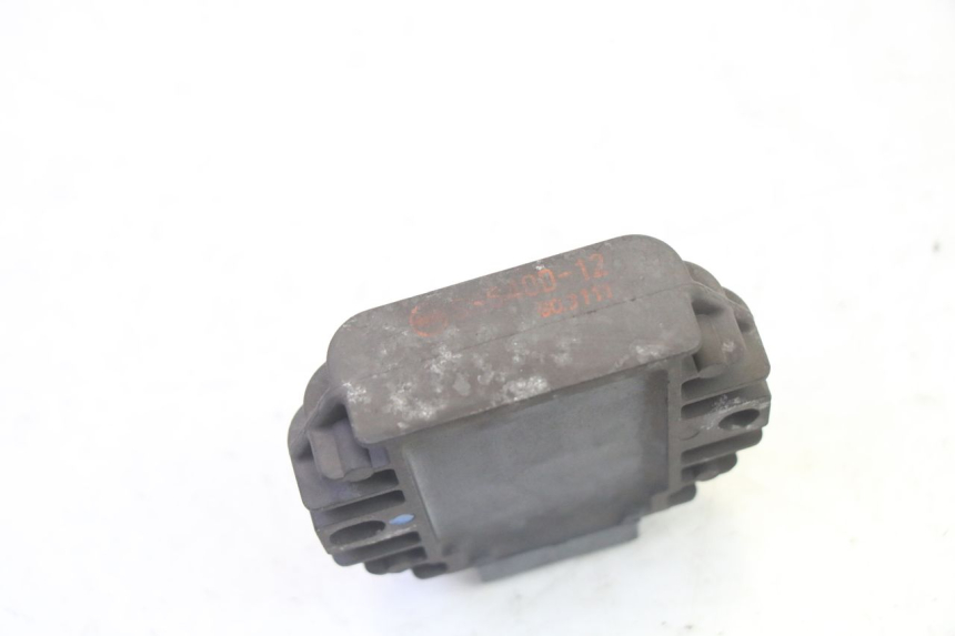 photo de REGULADOR DE CARGA YAMAHA X-MAX XMAX 125 (2010 - 2013) - Primer plano técnico