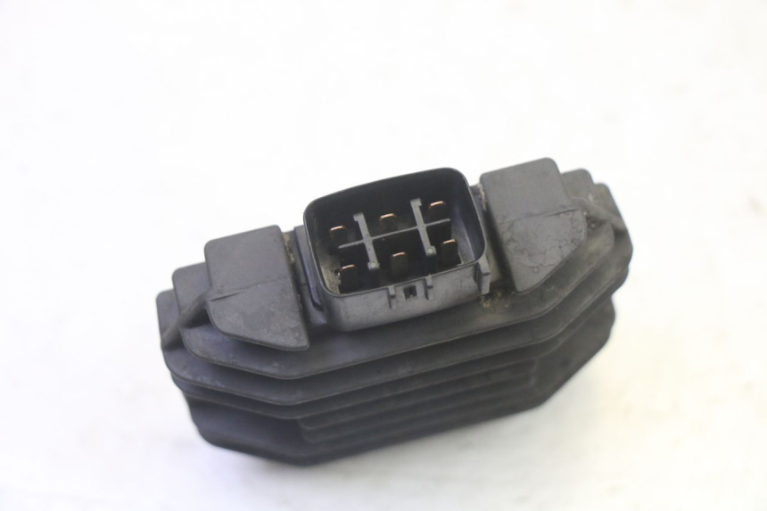 photo de REGULADOR DE CARGA YAMAHA X-MAX XMAX 250 (2006 - 2009) - Otra perspectiva