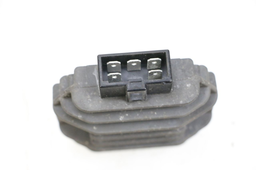 photo de REGULADOR DE CARGA YAMAHA X-MAX XMAX 125 (2010 - 2013) - Otra perspectiva