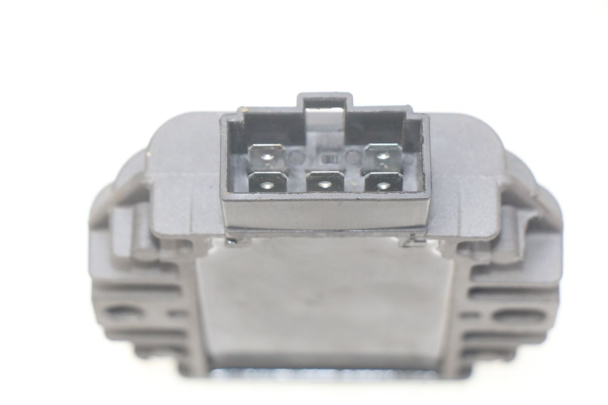 photo de REGULADOR DE CARGA PIAGGIO X7 125 (2007 - 2013) - Zoom estado de uso