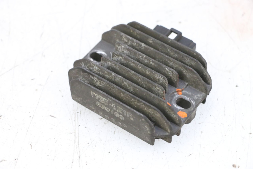 photo de REGULADOR DE CARGA PIAGGIO X8 125 (2004 - 2007) - Zoom estado de uso