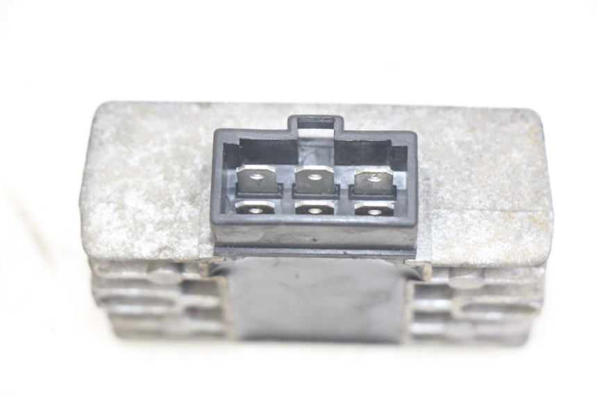 photo de REGULADOR DE CARGA PIAGGIO X9 EVOLUTION 125 (2003 - 2007) - Otra perspectiva