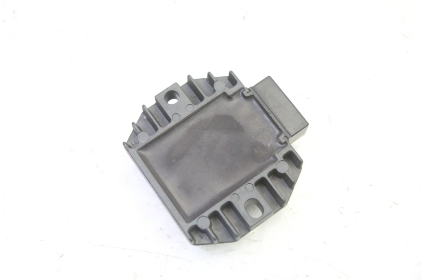 photo de REGULADOR DE CARGA PIAGGIO X9 EVOLUTION 125 (2003 - 2007) - Otra perspectiva