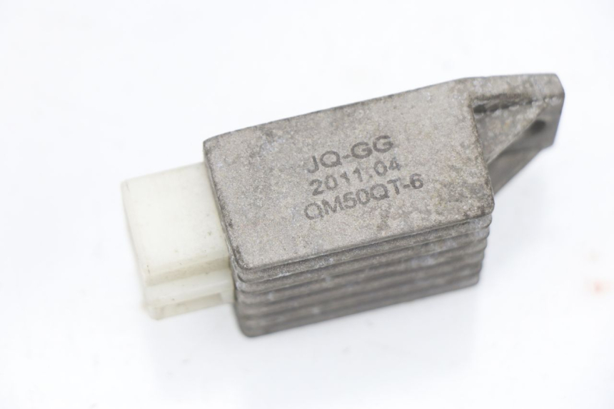 photo de REGULADOR RAZZO XENON 4T 50 (2008 - 2012) - Detalle de la pieza