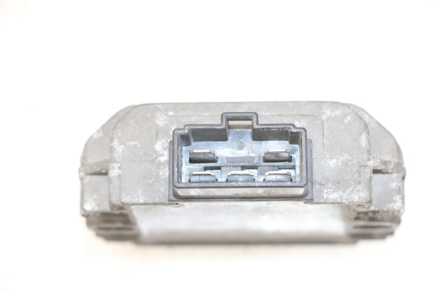 photo de REGULADOR DE CARGA PIAGGIO XEVO - X EVO 125 (2007 - 2017) - Zoom estado de uso