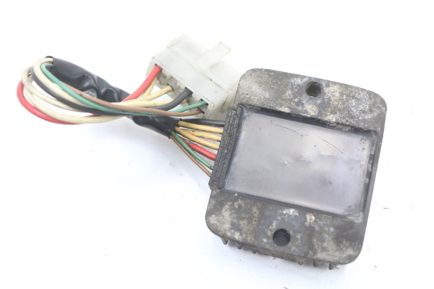 photo de REGULADOR YAMAHA XJ F 900 (1983 - 1994) - Otra perspectiva