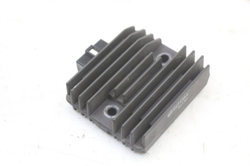 photo de REGULADOR YAMAHA XJ6 ABS 600 (2008 - 2016) - Detalle de la pieza