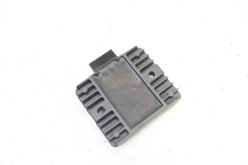 photo de REGULADOR YAMAHA XJ6 ABS 600 (2008 - 2016) - Otra perspectiva