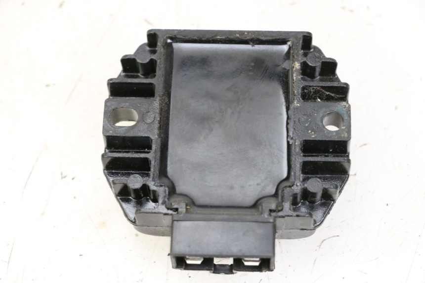 photo de REGULADOR YAMAHA XJN DIVERSION 600 (2000 - 2003) - Detalle de la pieza