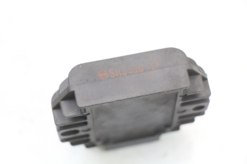 photo de REGULADOR YAMAHA XJS DIVERSION 600 (1997 - 1999) - Otra perspectiva