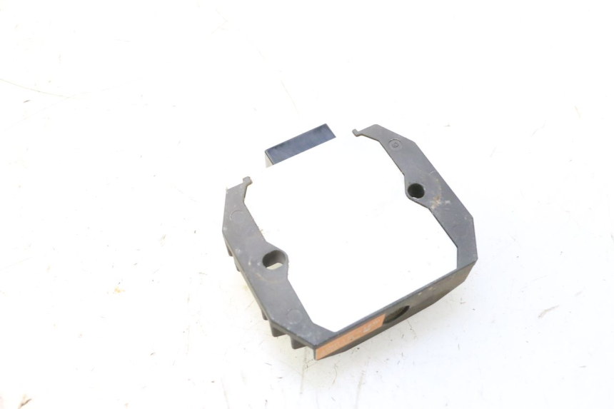 photo de REGULADOR YAMAHA XP T-MAX ABS 500 (2005 - 2005) - Primer plano técnico