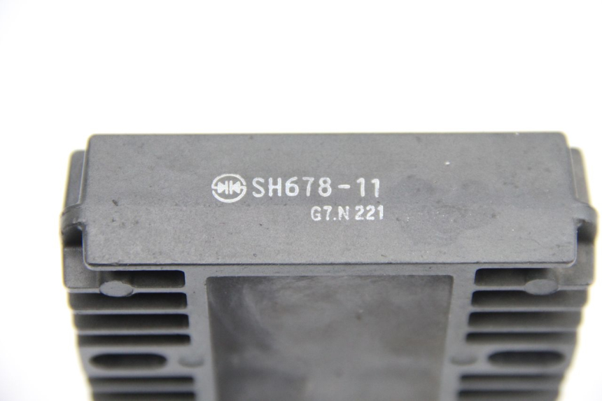 photo de REGULADOR YAMAHA XP T-MAX TMAX 500 (2008 - 2012) - Otra perspectiva